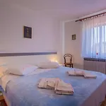 With A Parking Space - 2512 Гостевой дом 3*