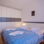 With A Parking Space - 2512 Гостевой дом 3*