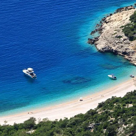 With A Parking Space - 2512 3*