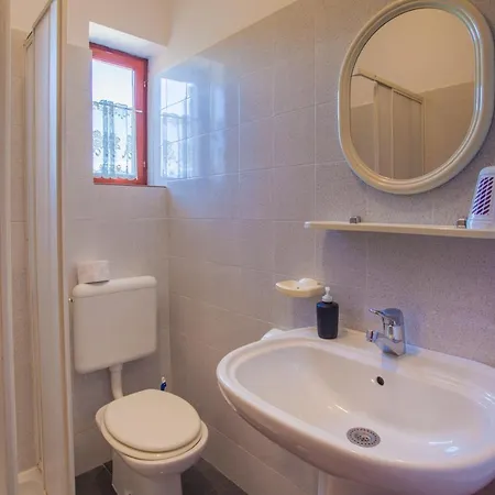 Pensión With A Parking Space - 2512