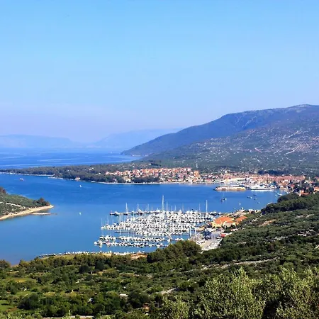 With A Parking Space - 2512