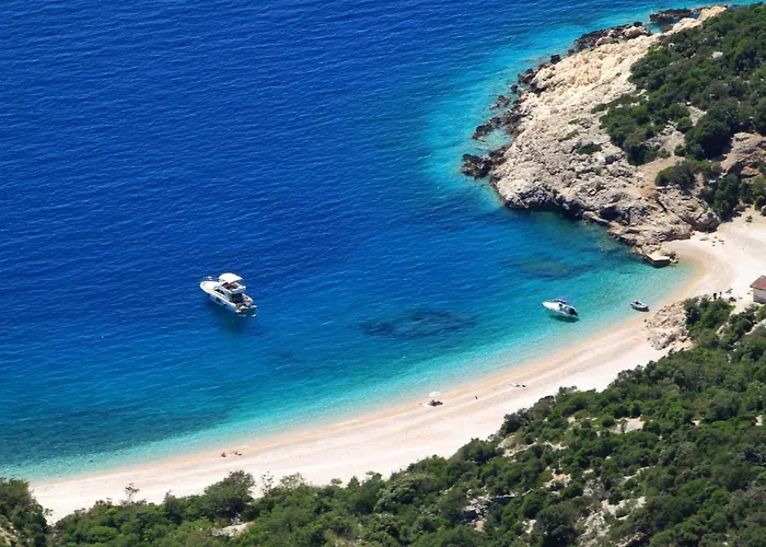 With A Parking Space - 2512 3*