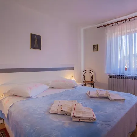 With A Parking Space - 2512 Πανσιόν 3*