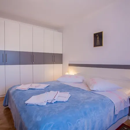 With A Parking Space - 2512 Πανσιόν 3*